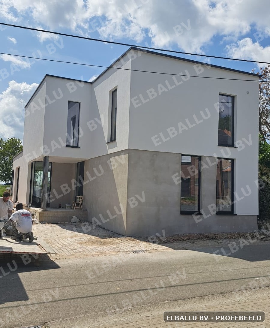 Woning met isolatie, crepi en gevelbepleistering